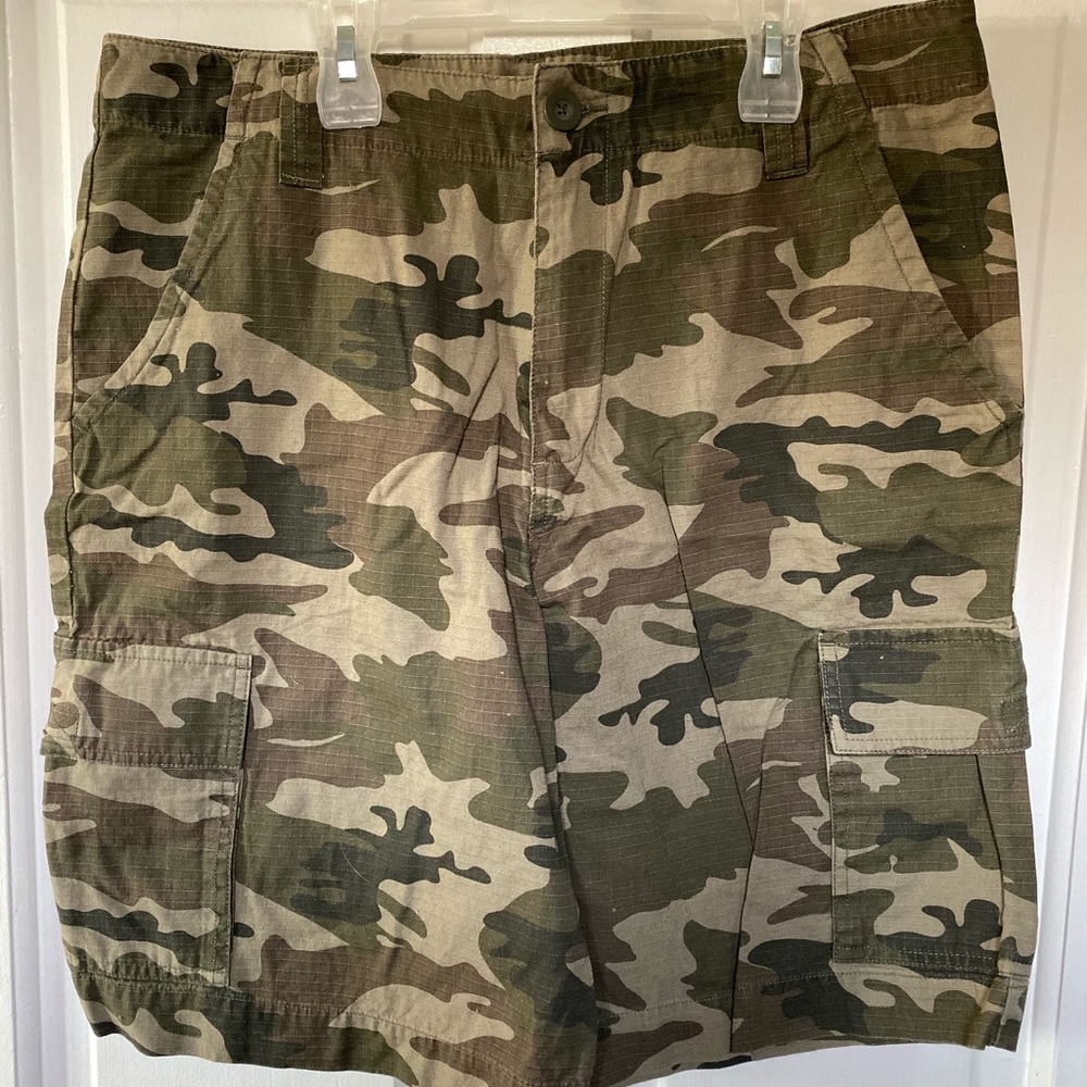 Camo cargo shorts